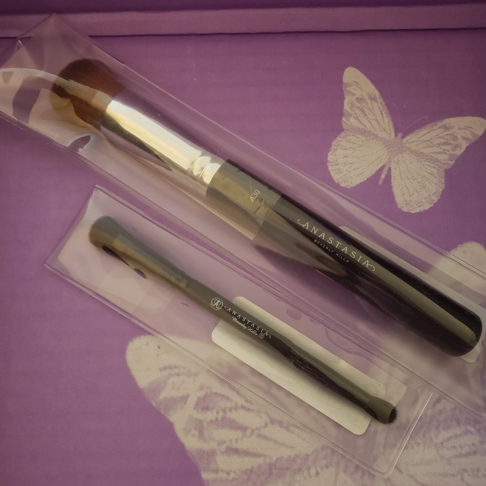 2 ABH BRUSHES!!